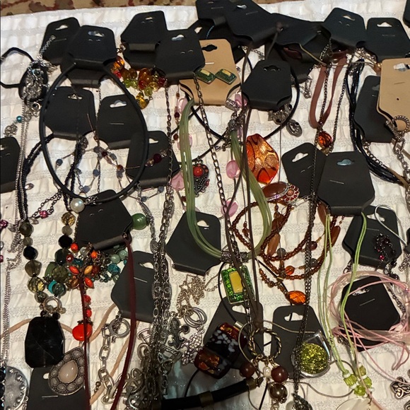 Bundle of Women's necklaces, some beaded, some blown glass.61 necklaces in tl. - Picture 1 of 16